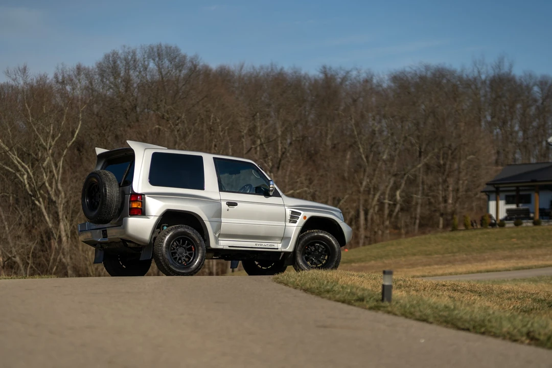 1998 Mitsubishi Pajero/Montero 2nd Gen - Image 13 of 31