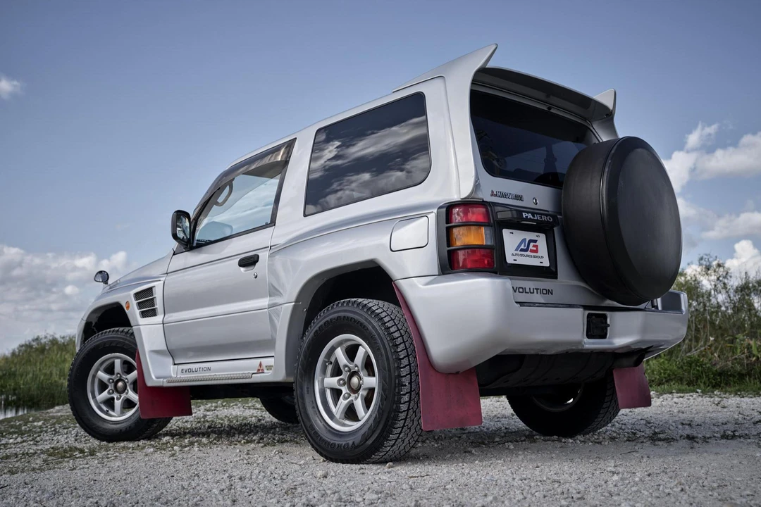 1998 Mitsubishi Pajero/Montero 2nd Gen - Image 4 of 31