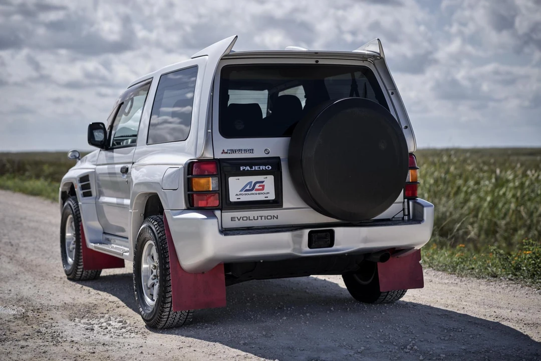 1998 Mitsubishi Pajero/Montero 2nd Gen - Image 5 of 31