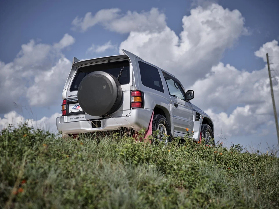 1998 Mitsubishi Pajero/Montero 2nd Gen - Image 17 of 31