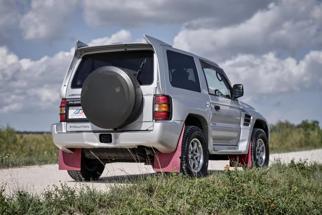 1998 Mitsubishi Pajero/Montero 2nd Gen - Image 3 of 31