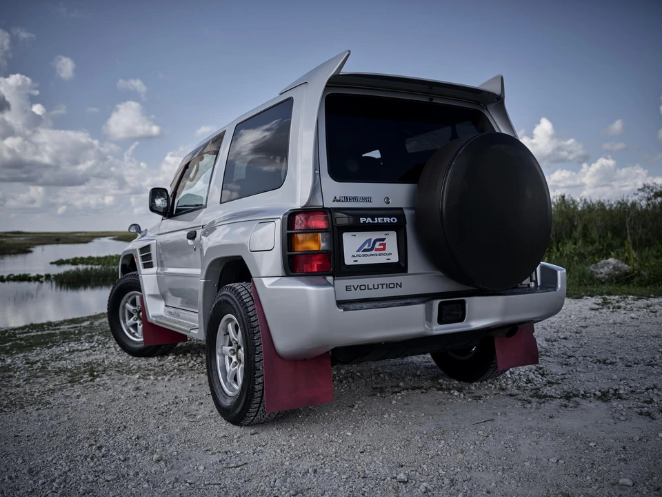 1998 Mitsubishi Pajero/Montero 2nd Gen - Image 14 of 31