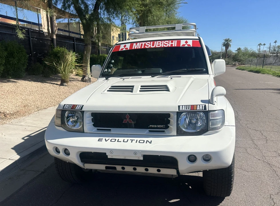 1998 Mitsubishi Pajero/Montero 2nd Gen - Image 2 of 31