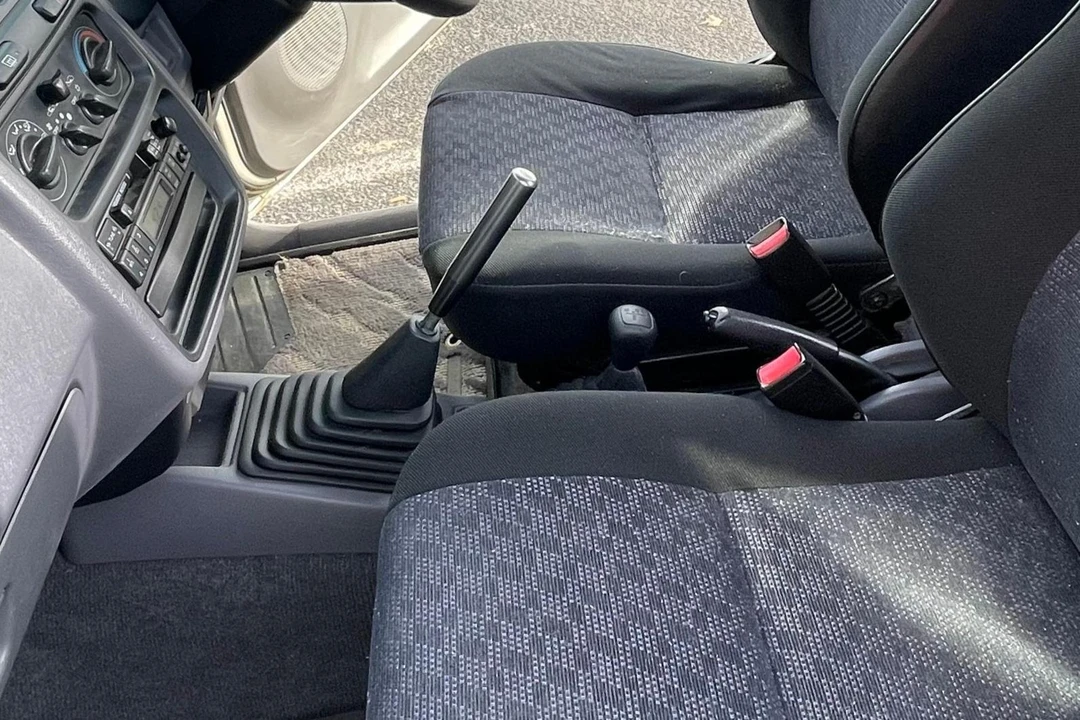 1998 Mitsubishi Pajero/Montero - Image 27 of 31