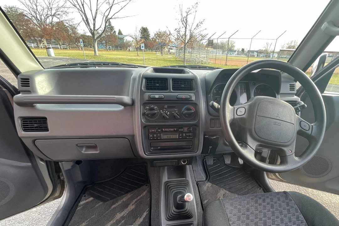 1998 Mitsubishi Pajero/Montero - Image 25 of 31