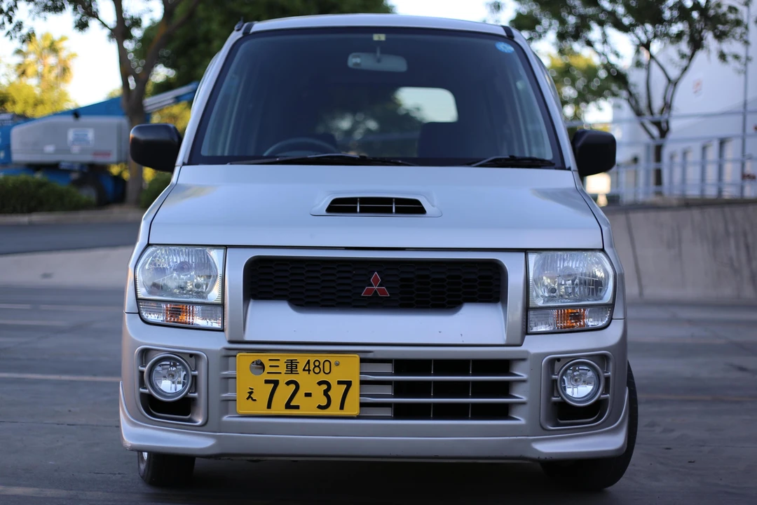1998 Mitsubishi Toppo 1st Gen - Image 2 of 11