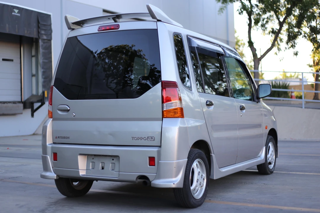 1998 Mitsubishi Toppo 1st Gen - Image 4 of 11