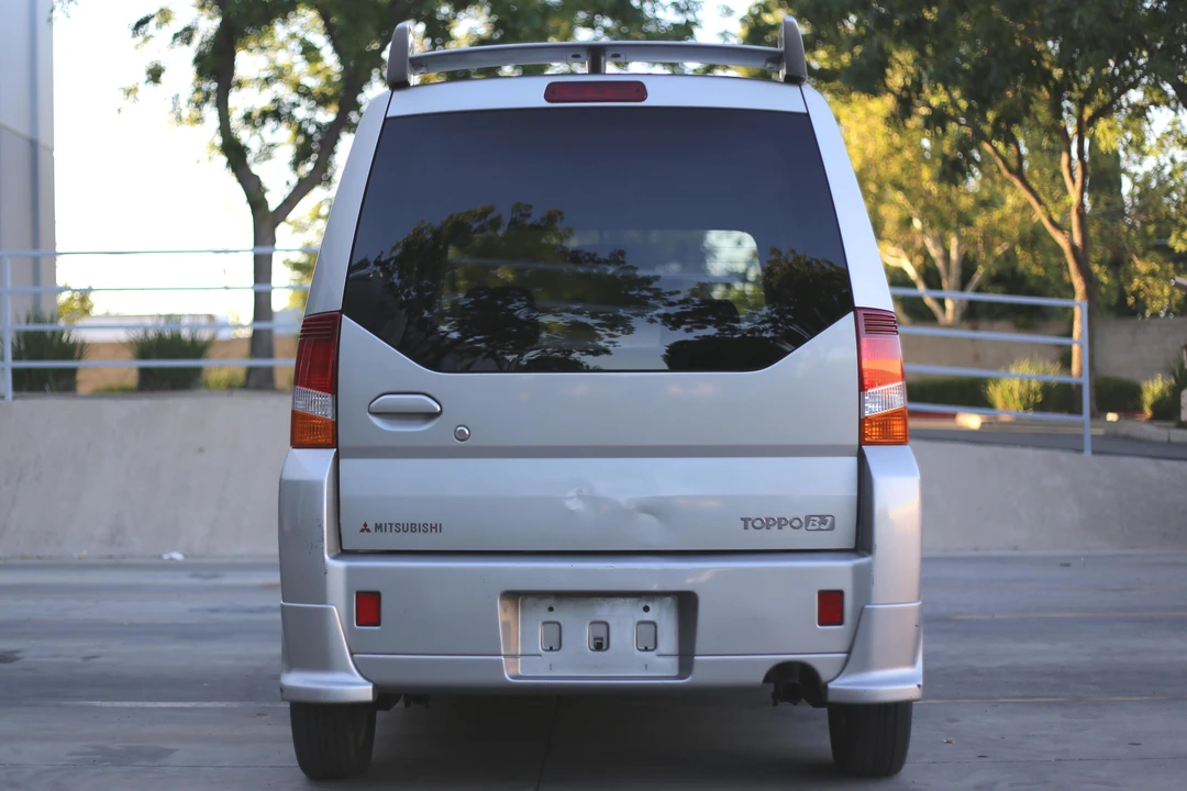 1998 Mitsubishi Toppo 1st Gen - Image 5 of 11