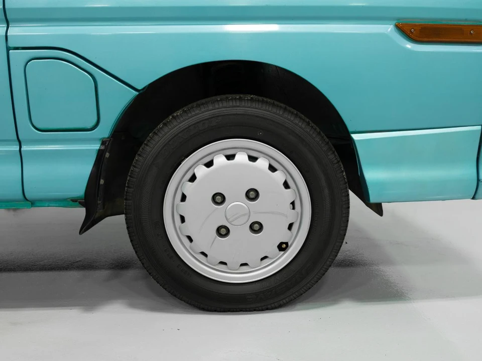 1998 Mitsubishi Delica 4th Gen - Image 24 of 31