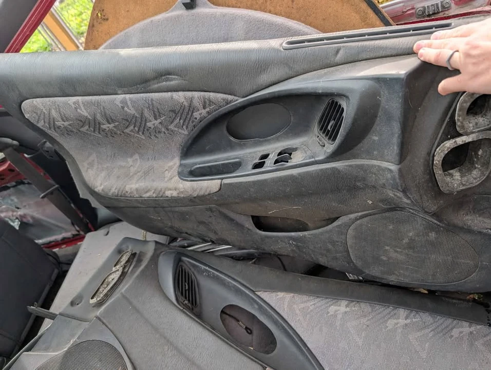 1998 Mitsubishi Eclipse 2nd Gen - Image 4 of 10
