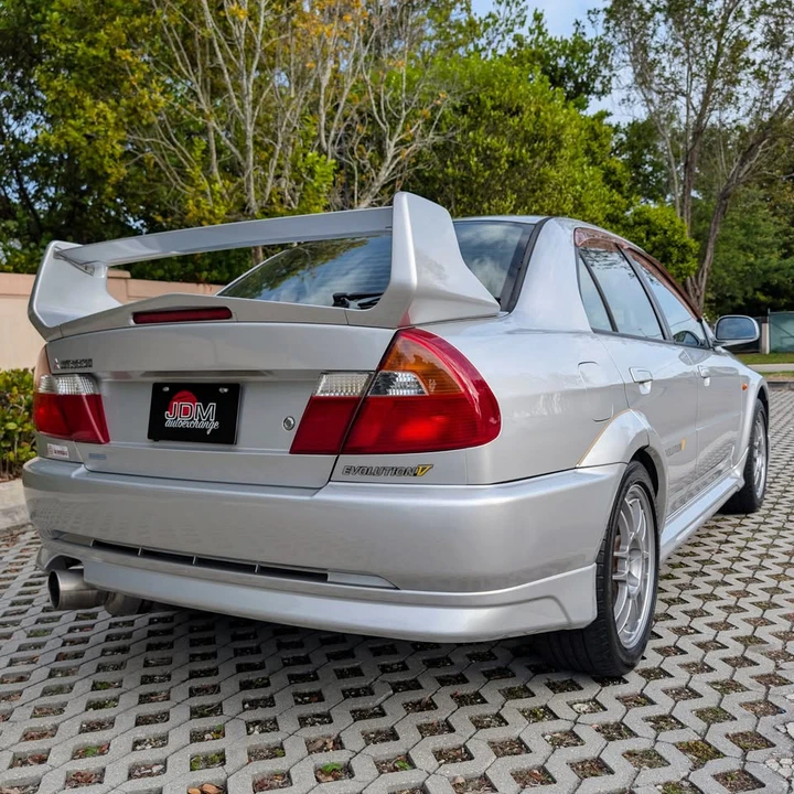 1998 Mitsubishi Lancer Evolution V 6th Gen - Image 2 of 19
