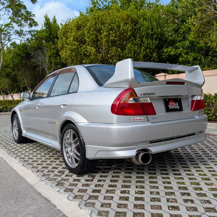 1998 Mitsubishi Lancer Evolution V 6th Gen - Image 11 of 19