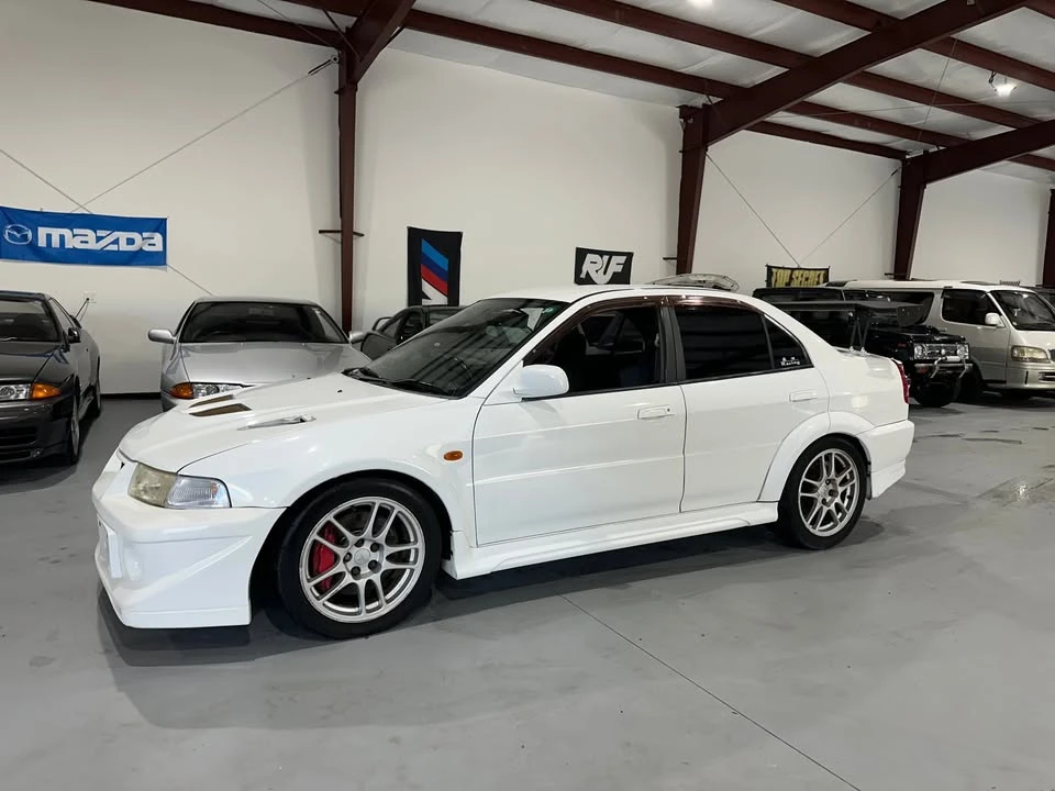 1998 Mitsubishi Lancer Evolution V 6th Gen - Image 11 of 14