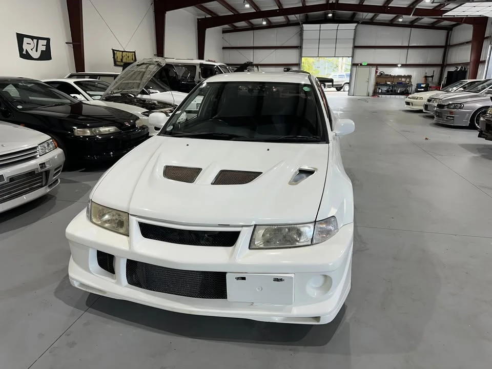 1998 Mitsubishi Lancer Evolution V 6th Gen - Image 9 of 14
