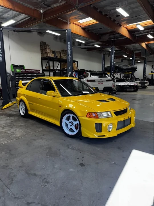 1998 Mitsubishi Lancer Evolution V 6th Gen - Image 9 of 11