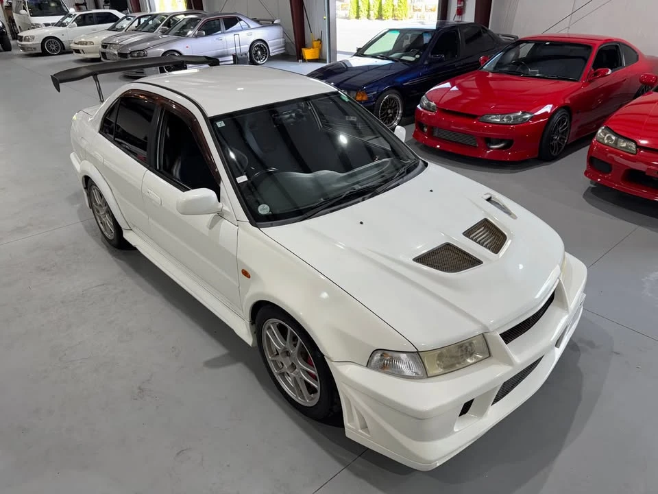 1998 Mitsubishi Lancer Evolution V 6th Gen - Image 8 of 16