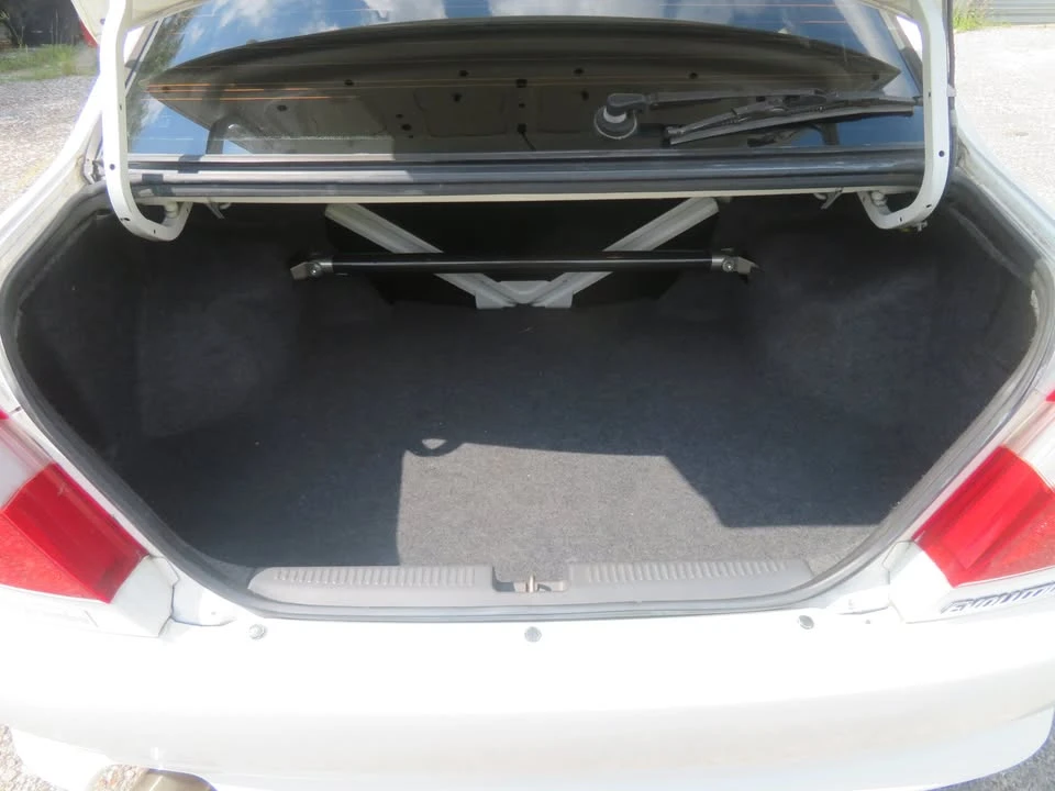 1998 Mitsubishi Lancer Evolution V 6th Gen - Image 17 of 20