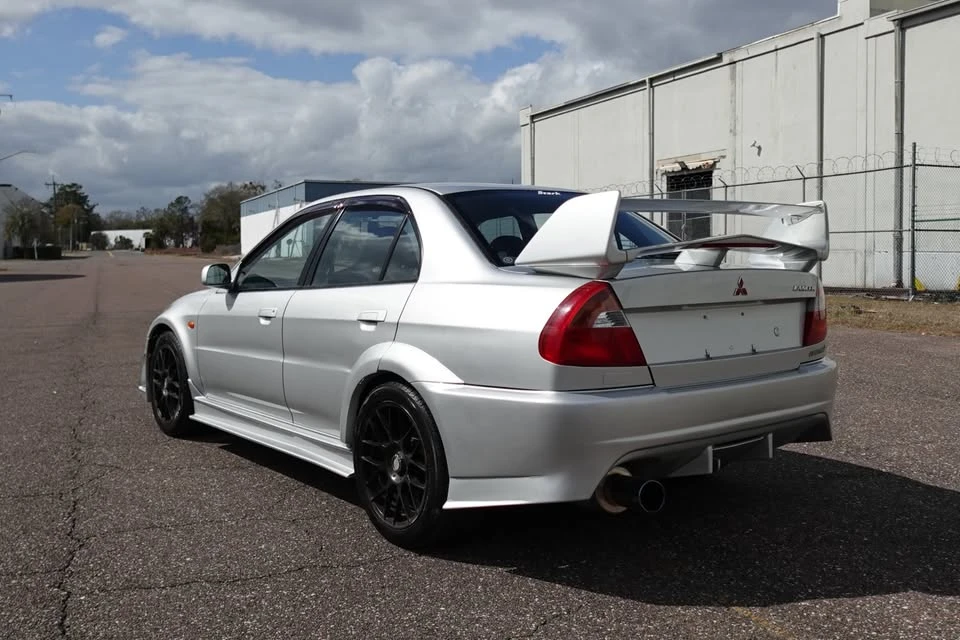 1998 Mitsubishi Lancer Evolution V 6th Gen - Image 11 of 18