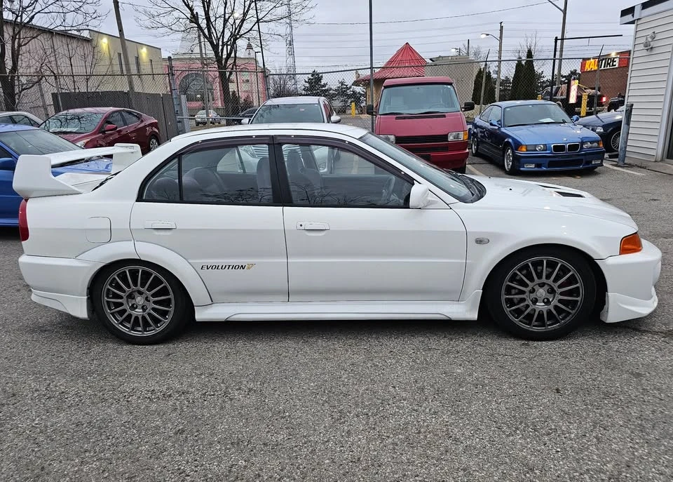 1998 Mitsubishi Lancer Evolution V 6th Gen - Image 9 of 10