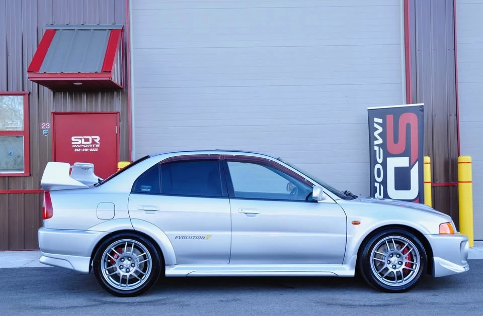1998 Mitsubishi Lancer Evolution V 6th Gen - Image 2 of 18