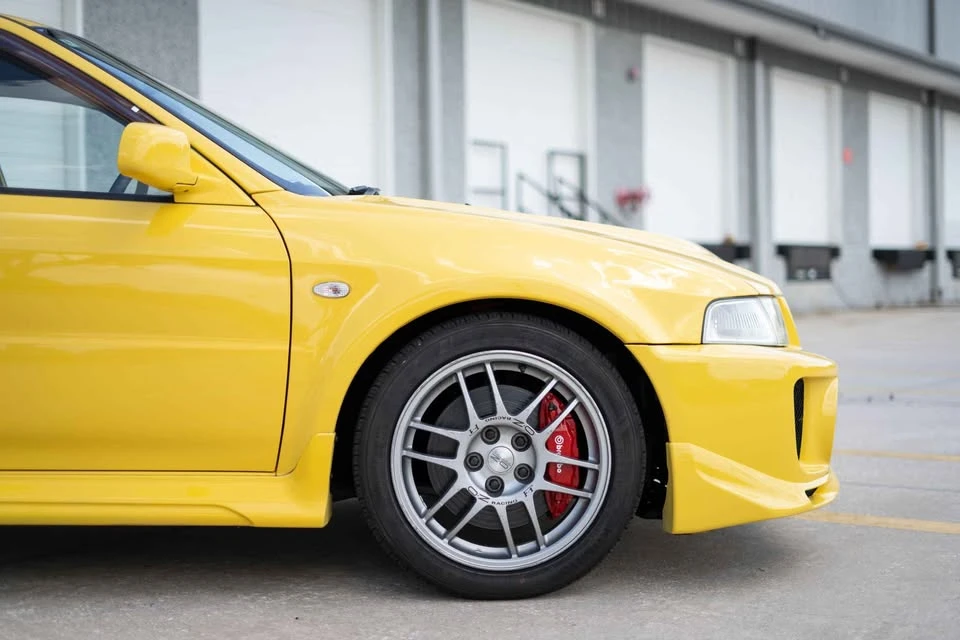 1998 Mitsubishi Lancer Evolution V 6th Gen - Image 11 of 18