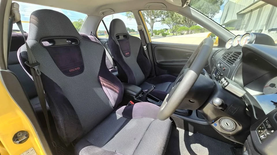 1998 Mitsubishi Lancer Evolution V 6th Gen - Image 14 of 18