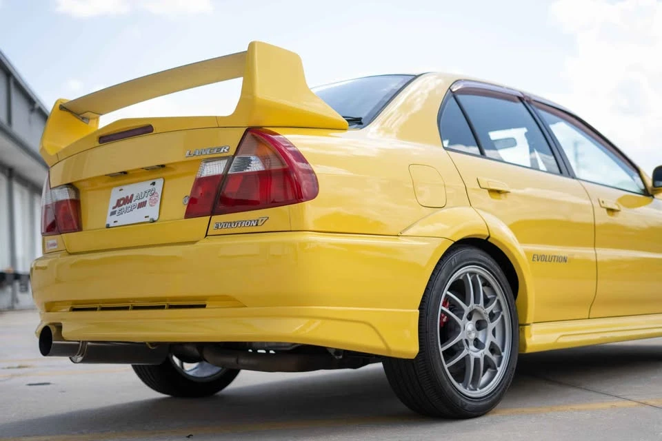 1998 Mitsubishi Lancer Evolution V 6th Gen - Image 10 of 18