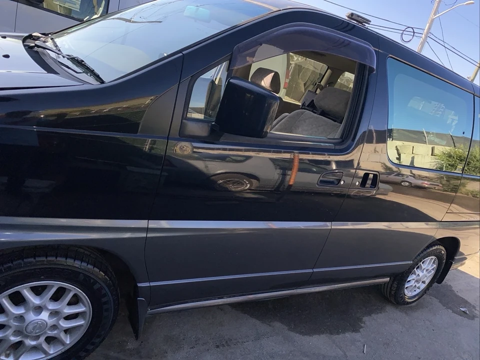 1998 Nissan Caravan 3rd Gen - Image 12 of 21