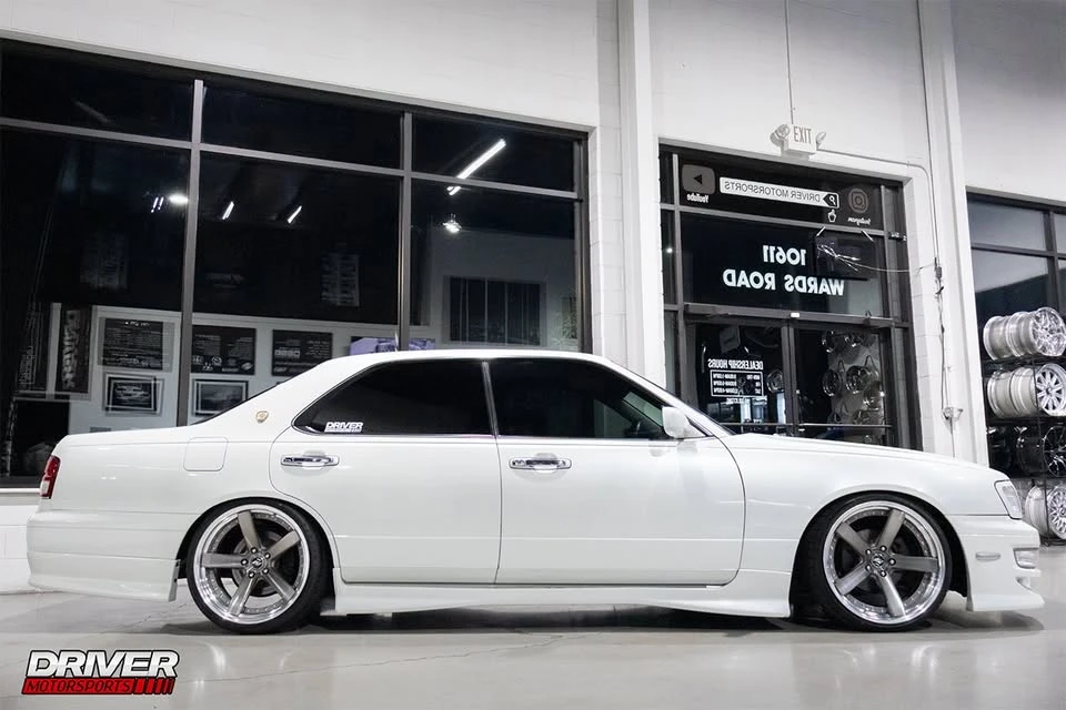 1998 Nissan Cedric 9th Gen - Image 10 of 20