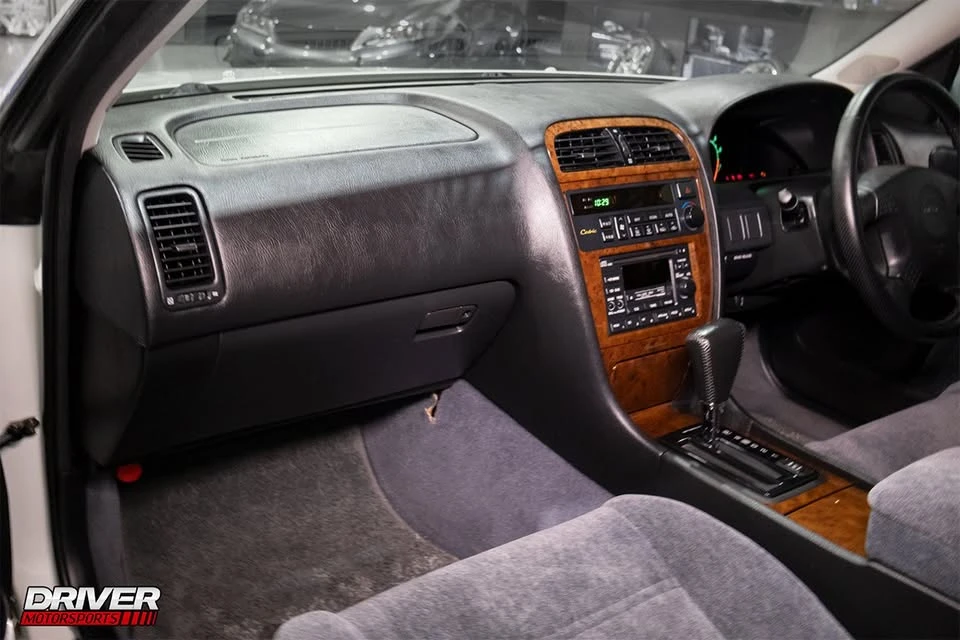 1998 Nissan Cedric 9th Gen - Image 13 of 20