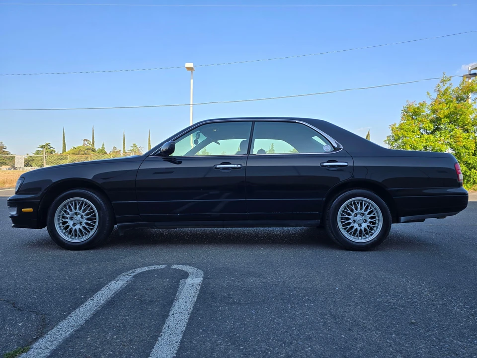 1998 Nissan Cedric 9th Gen - Image 12 of 31