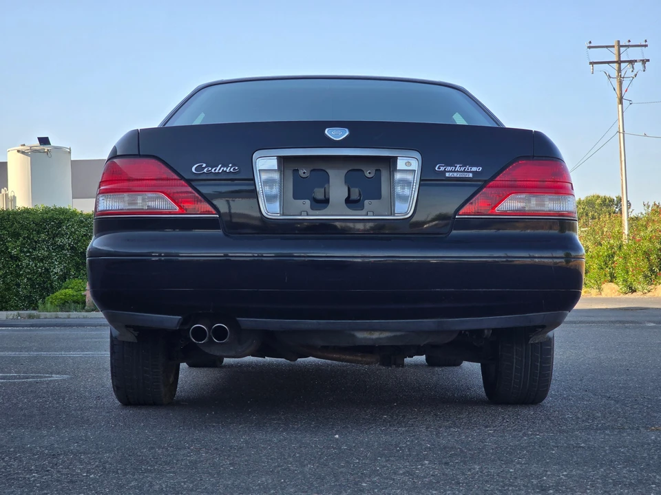 1998 Nissan Cedric 9th Gen - Image 16 of 31