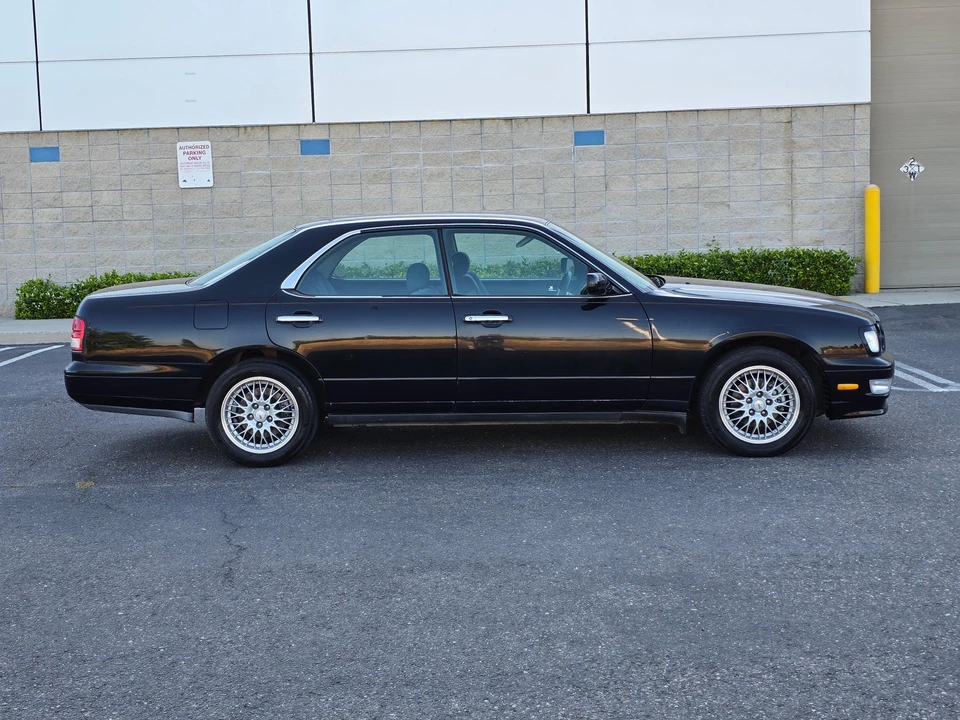 1998 Nissan Cedric 9th Gen - Image 23 of 31