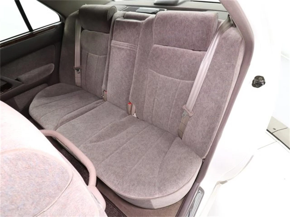 1998 Nissan Cima 3rd Gen - Image 18 of 31
