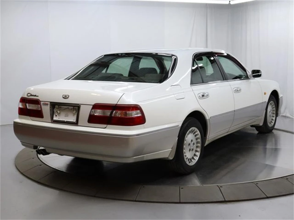 1998 Nissan Cima 3rd Gen - Image 7 of 31