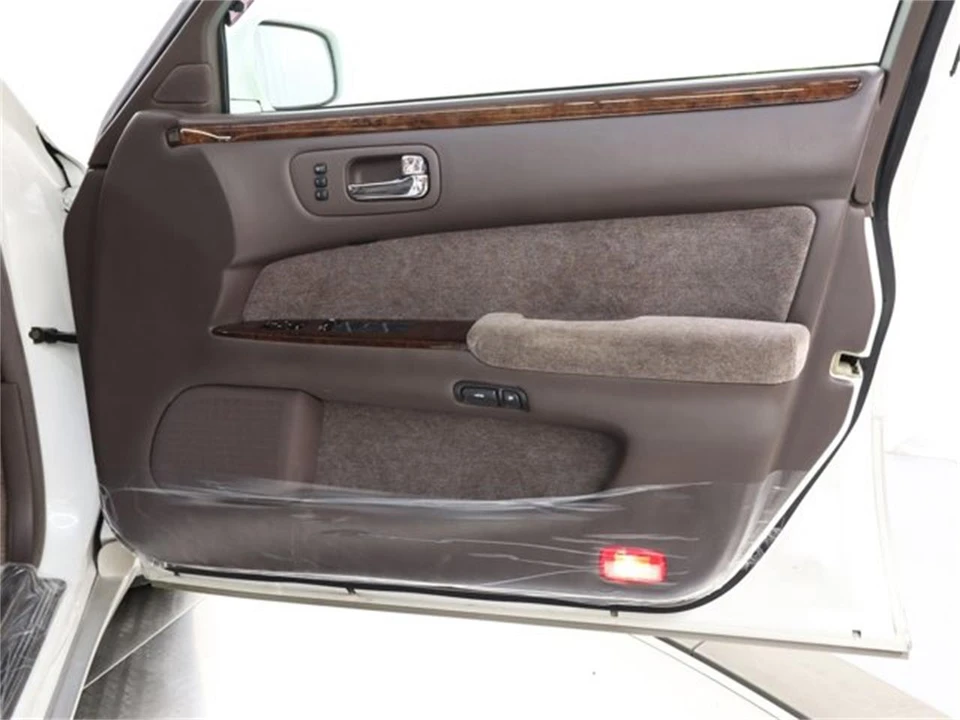1998 Nissan Cima 3rd Gen - Image 21 of 31