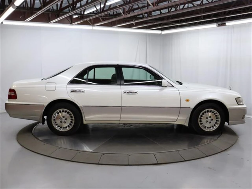 1998 Nissan Cima 3rd Gen - Image 8 of 31