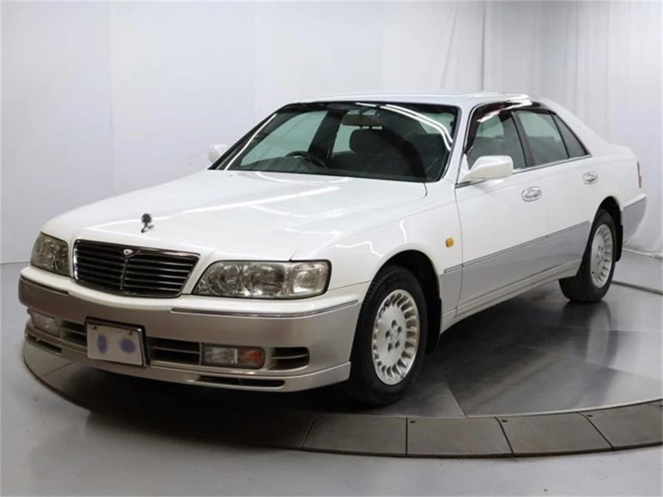 1998 Nissan Cima 3rd Gen - Image 2 of 31