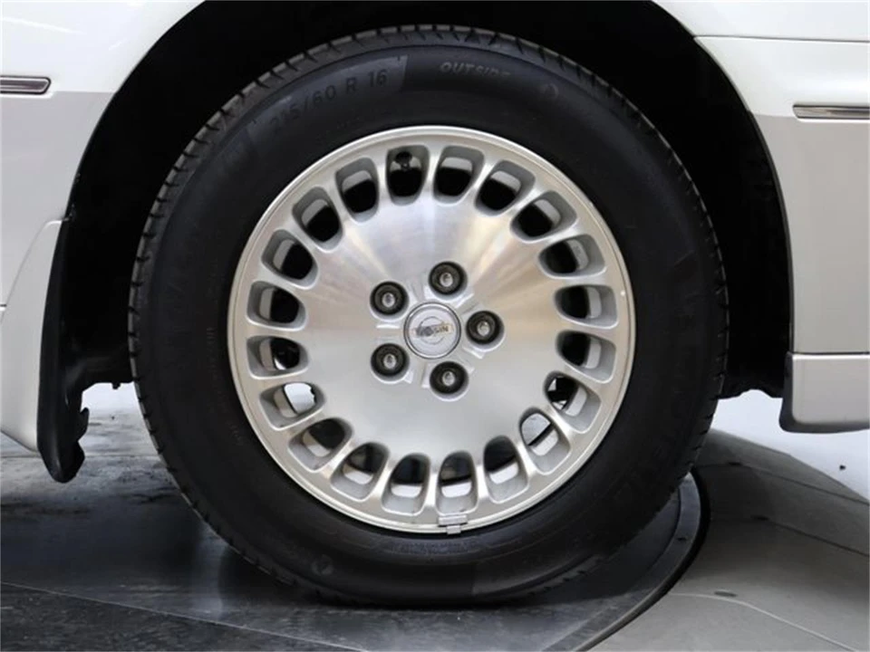 1998 Nissan Cima 3rd Gen - Image 28 of 31