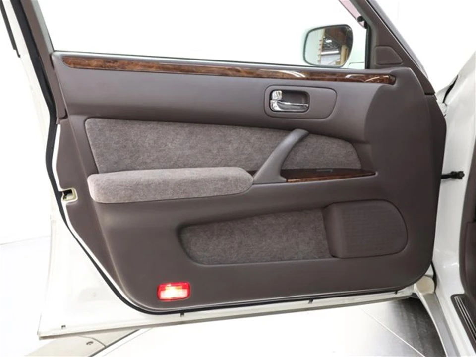 1998 Nissan Cima 3rd Gen - Image 20 of 31