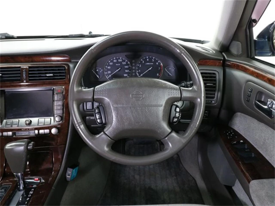 1998 Nissan Cima 3rd Gen - Image 10 of 31
