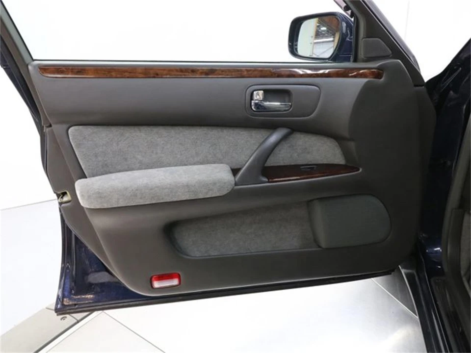 1998 Nissan Cima 3rd Gen - Image 19 of 31