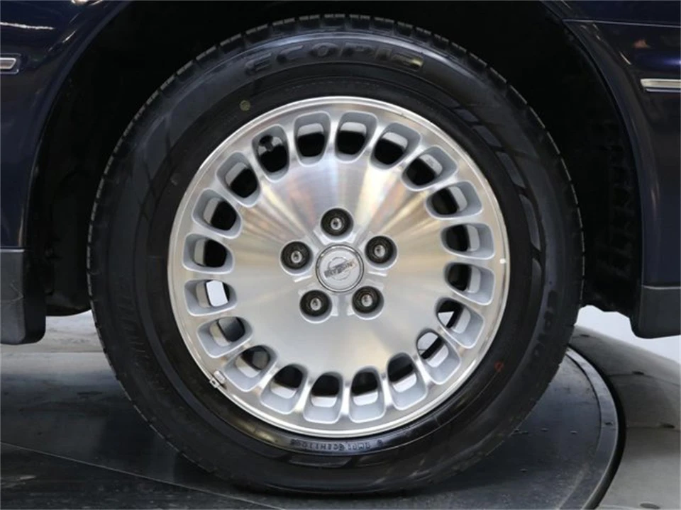 1998 Nissan Cima 3rd Gen - Image 28 of 31