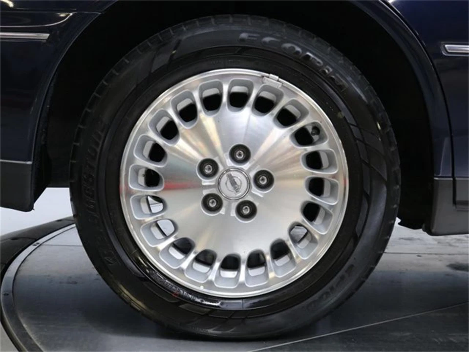 1998 Nissan Cima 3rd Gen - Image 29 of 31