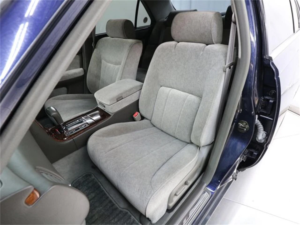1998 Nissan Cima 3rd Gen - Image 16 of 31