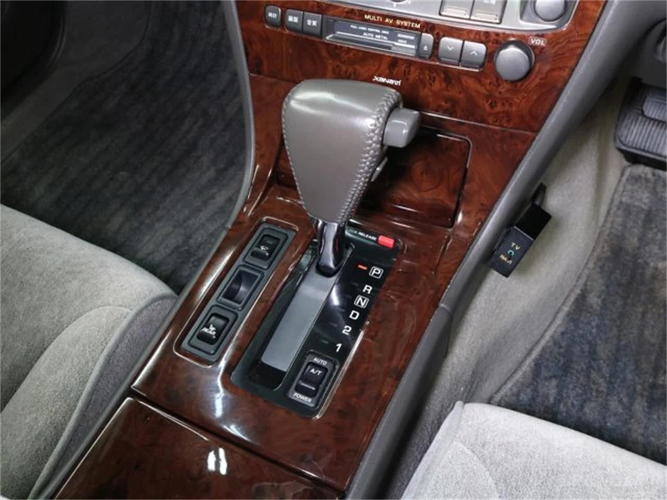 1998 Nissan Cima 3rd Gen - Image 13 of 31