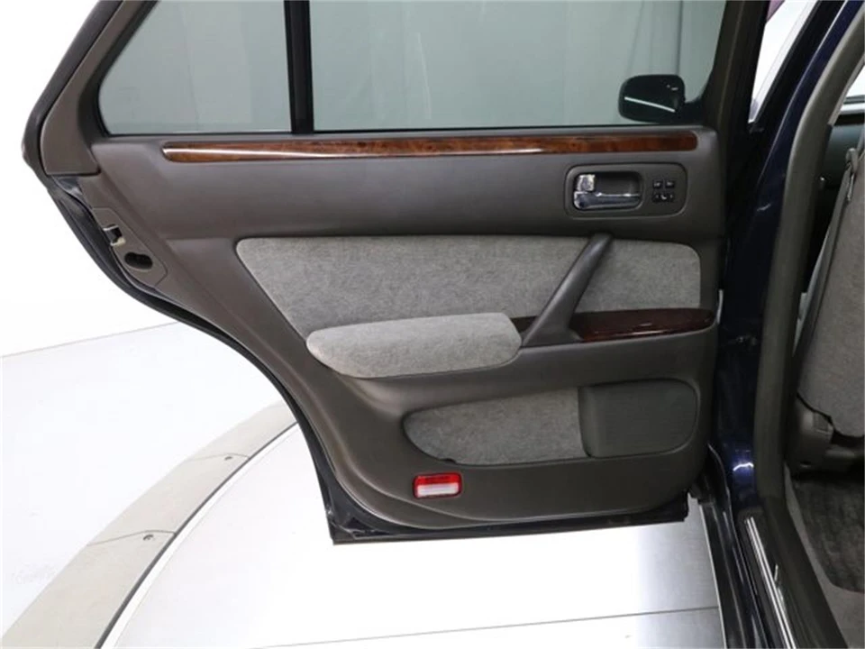 1998 Nissan Cima 3rd Gen - Image 20 of 31
