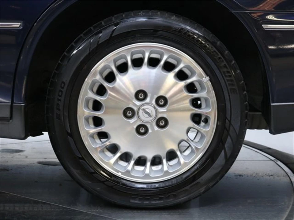 1998 Nissan Cima 3rd Gen - Image 27 of 31