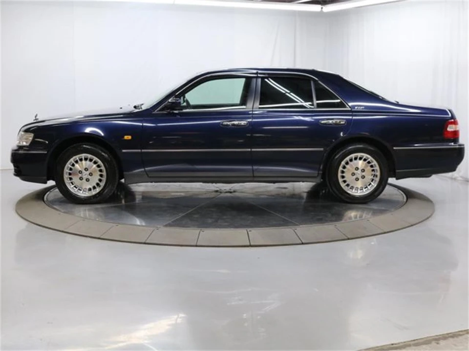1998 Nissan Cima 3rd Gen - Image 4 of 31