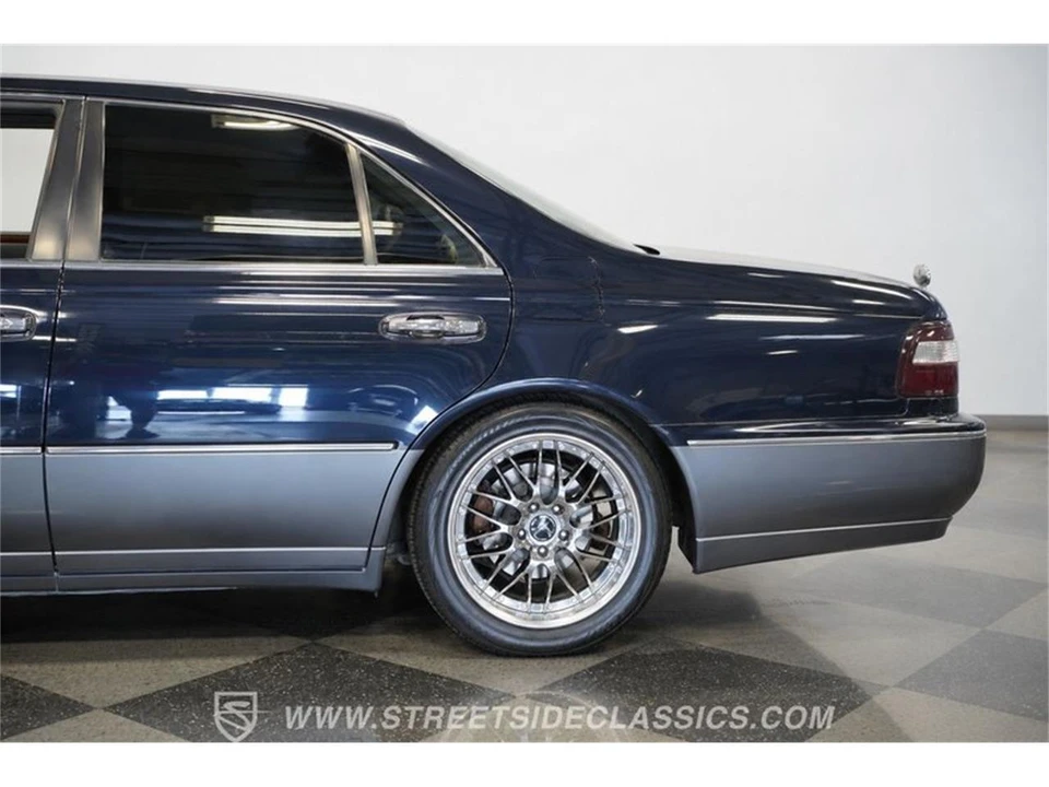 1998 Nissan Cima 3rd Gen - Image 25 of 31